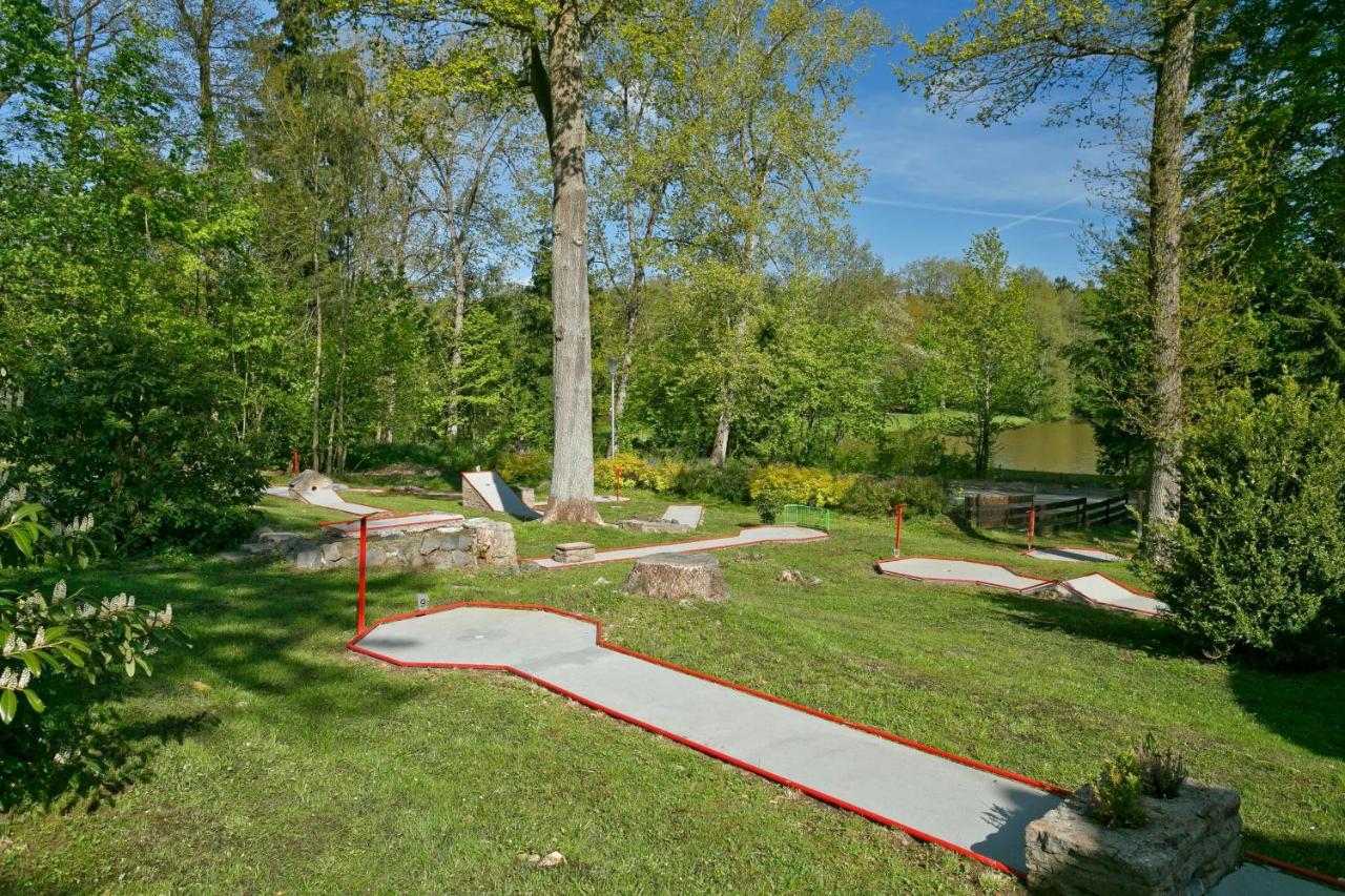 Knaus Campingpark Huenfeld Exterior photo